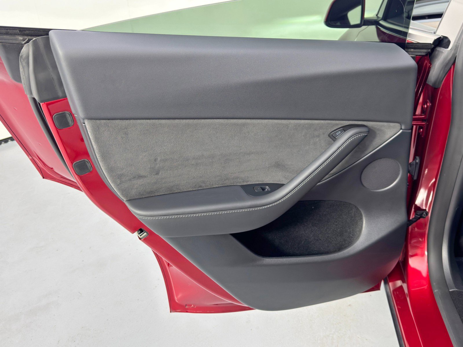 Used 2024 Tesla Model Y Performance image 44