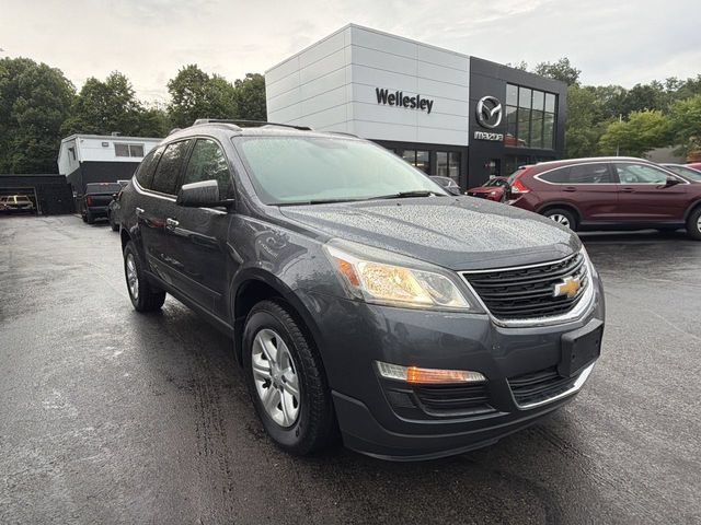 Used 2014 Chevrolet Traverse LS FWD image 2