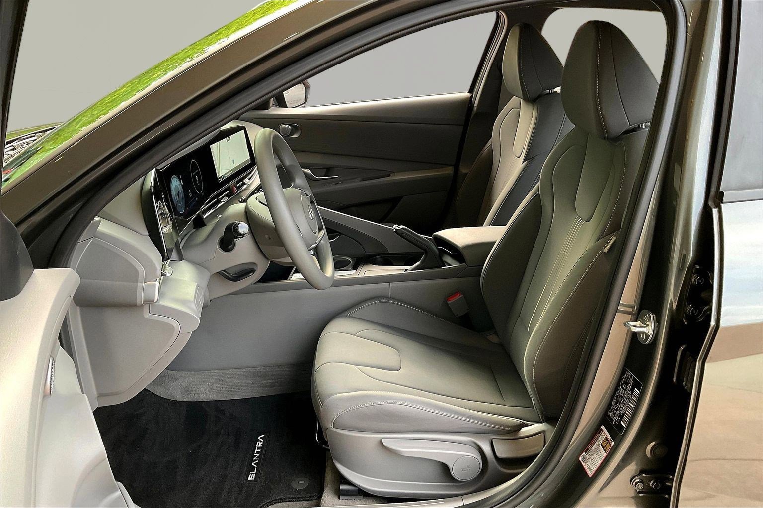Used 2024 Hyundai Elantra SEL FWD image 20