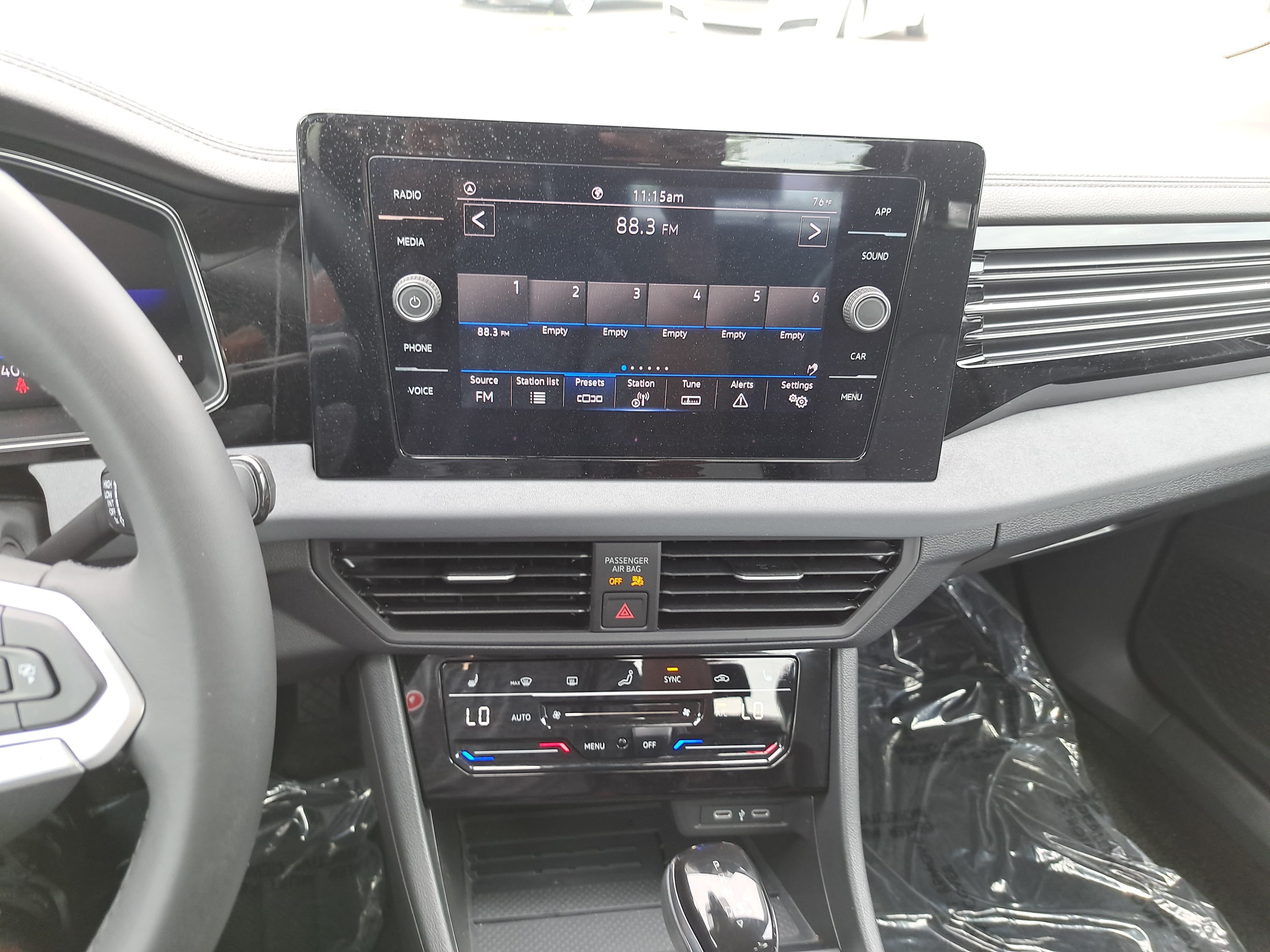 Certified 2025 Volkswagen Jetta SE FWD image 19