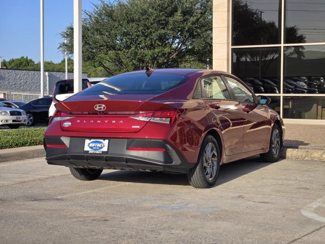Certified 2025 Hyundai Elantra Hybrid FWD image 8