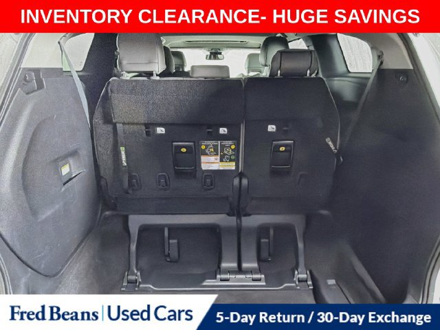 Used 2025 Toyota Sienna XLE FWD image 33