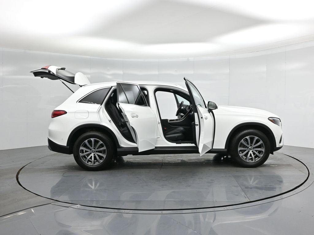 Used 2024 Mercedes-Benz GLC 300 image 4