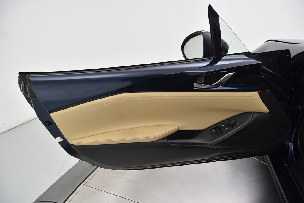 Used 2025 MAZDA MX-5 Miata Grand Touring RWD image 39