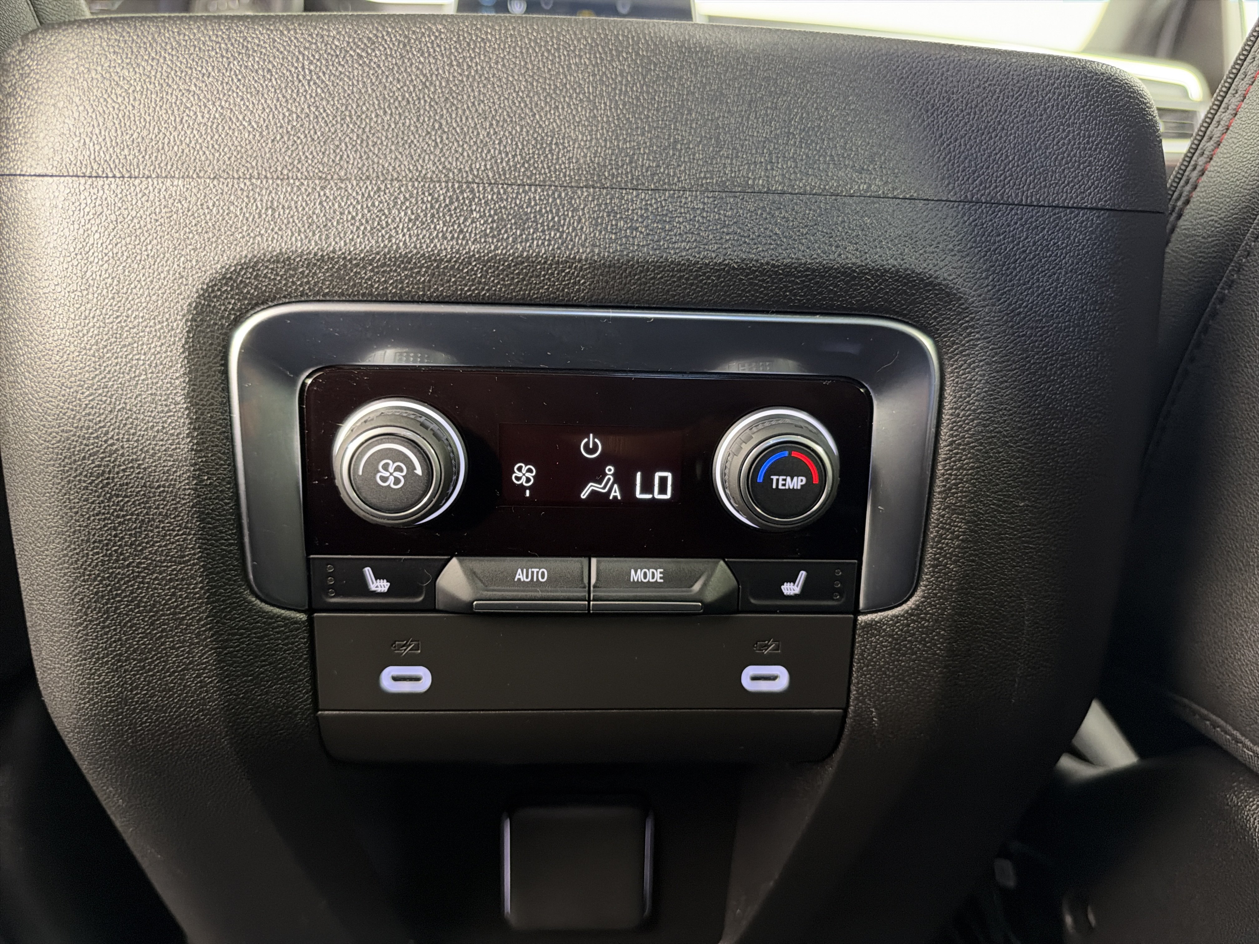 Used 2024 Chevrolet Tahoe RST w/ Luxury Package AWD/4WD image 37