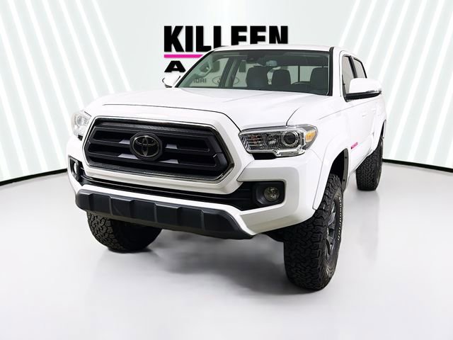 Used 2022 Toyota Tacoma SR5 w/ Technology Package image 3