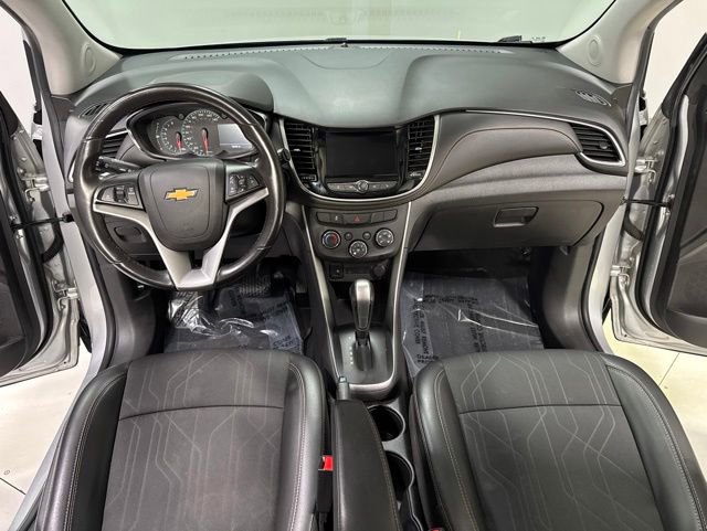 Used 2019 Chevrolet Trax LT w/ LT Convenience Package FWD image 14