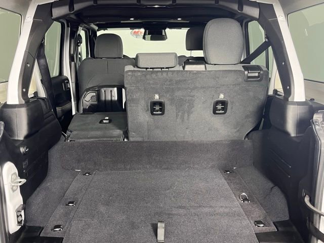 Used 2025 Jeep Wrangler Unlimited Sahara image 26