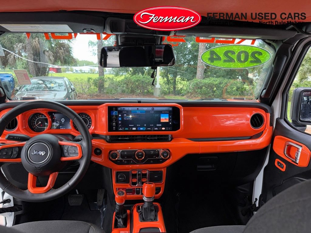 Used 2024 Jeep Gladiator Sport AWD/4WD image 5