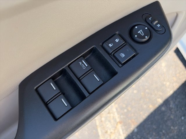 Used 2015 Honda Civic Hybrid Sedan image 15