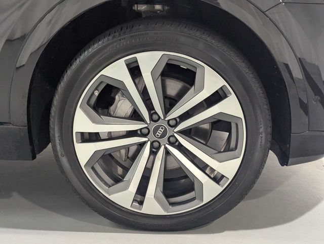 Used 2022 Audi Q8 Prestige w/ Prestige Package AWD/4WD image 31