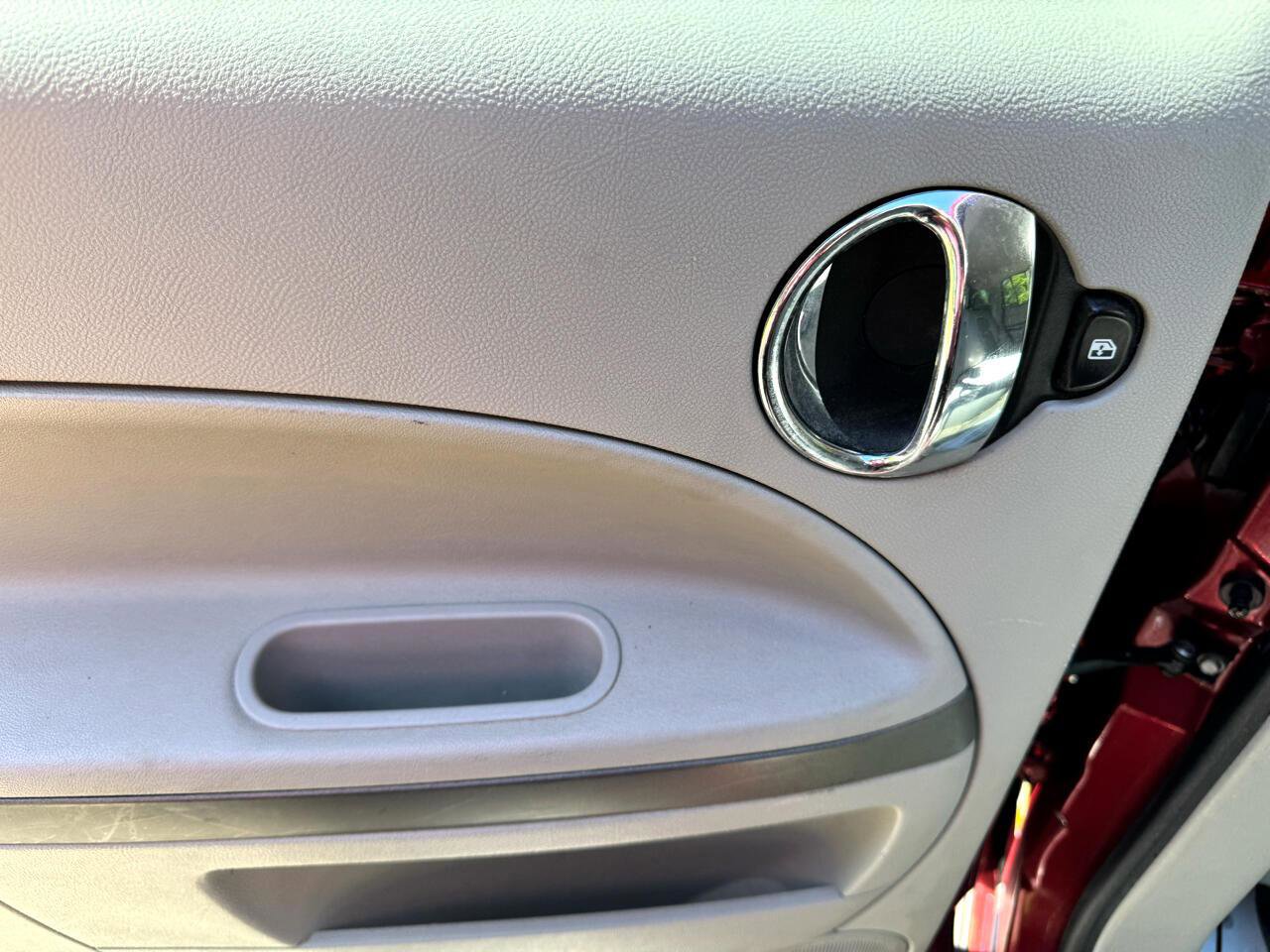 Used 2008 Chevrolet HHR LT w/ Enhanced Safety Package FWD image 32