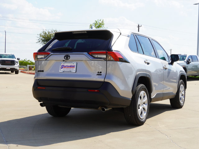 Used 2025 Toyota RAV4 LE AWD/4WD image 9