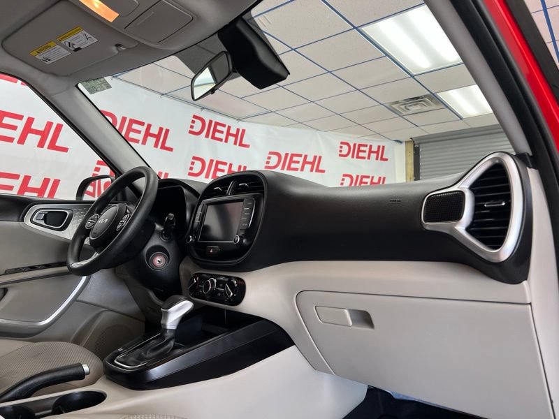 Certified 2024 Kia Soul LX FWD image 13