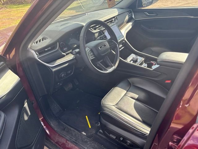 Used 2023 Jeep Grand Cherokee Limited AWD/4WD image 12