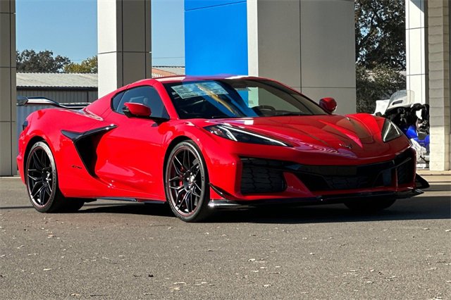 New 2026 Chevrolet Corvette Z06 w/ Z07 Performance Package video 2