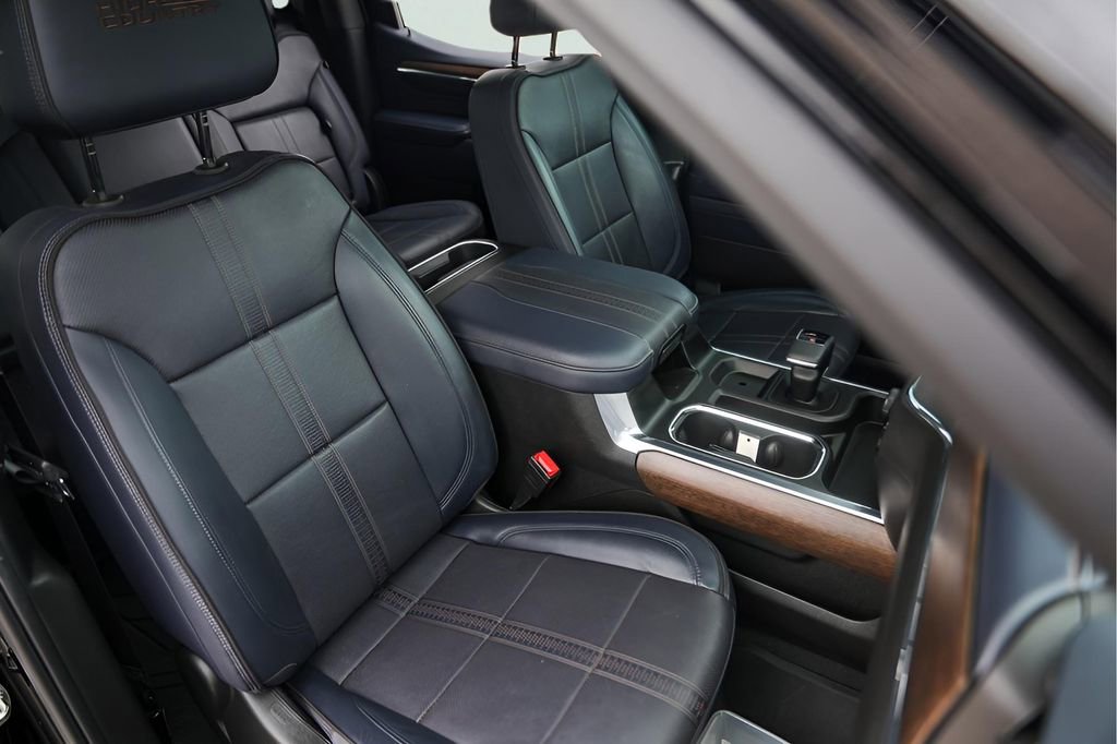 Certified 2023 Chevrolet Silverado 1500 High Country w/ Technology Package image 34