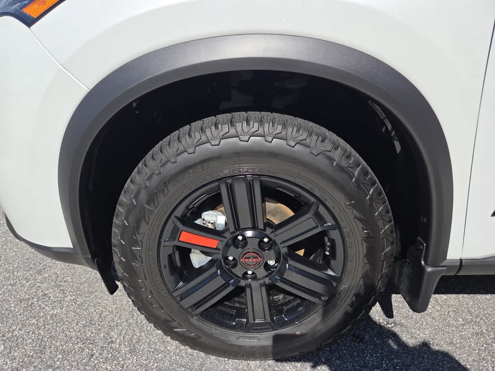 Used 2025 Nissan Rogue SV AWD/4WD image 3