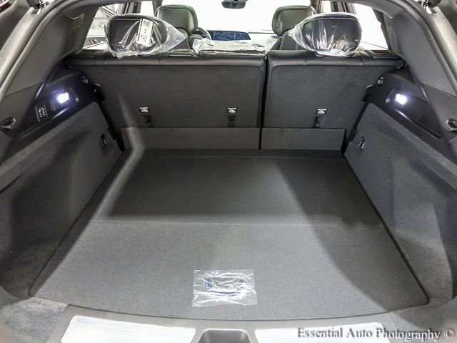 New 2025 Cadillac Lyriq Luxury w/ LPO, Floor Liner Package AWD/4WD image 20