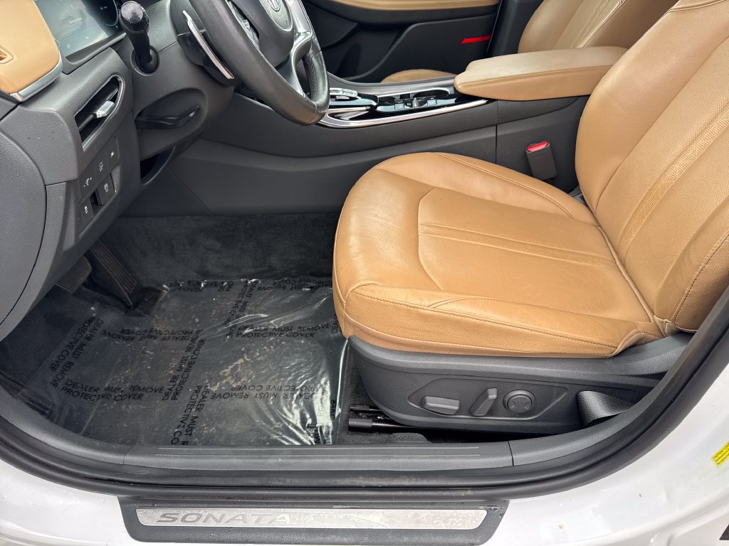 Certified 2022 Hyundai Sonata Limited FWD image 33