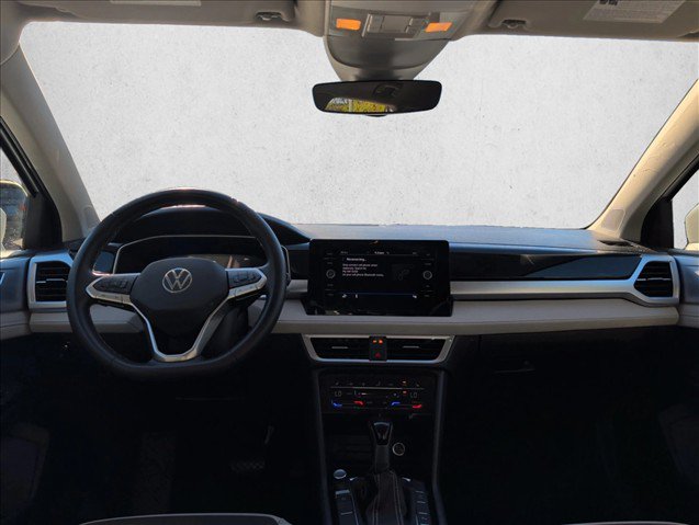 Used 2025 Volkswagen Taos SE AWD/4WD image 21