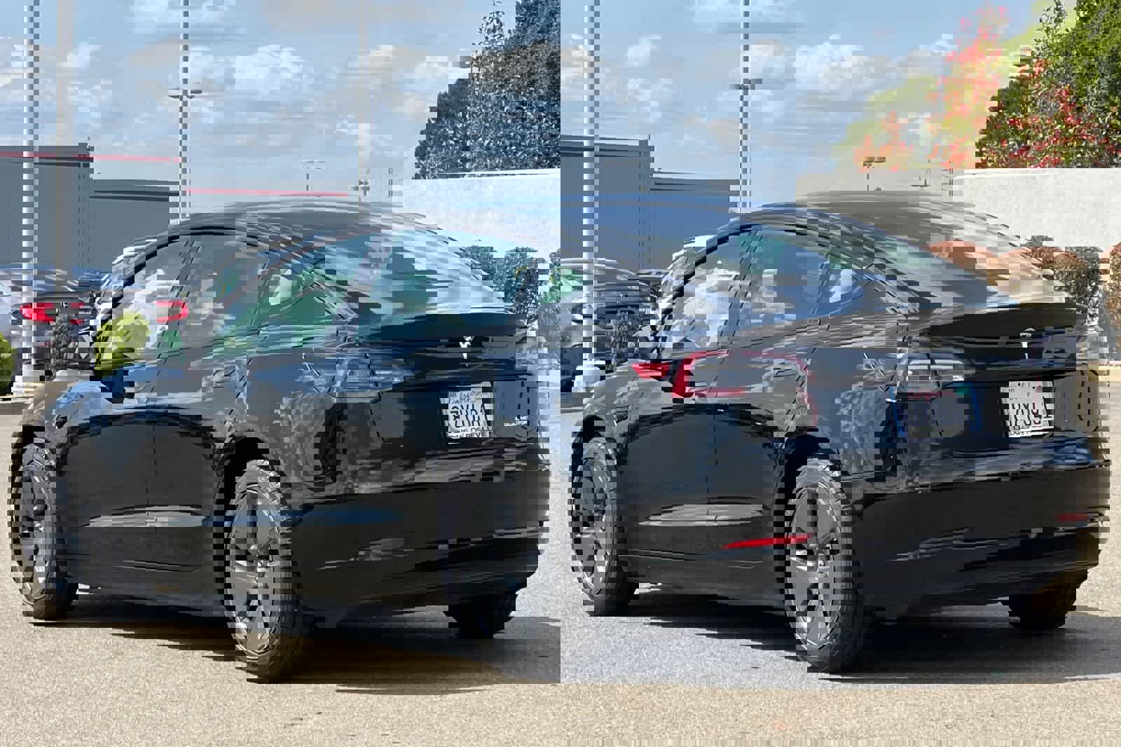 Used 2022 Tesla Model 3 Long Range AWD/4WD image 7