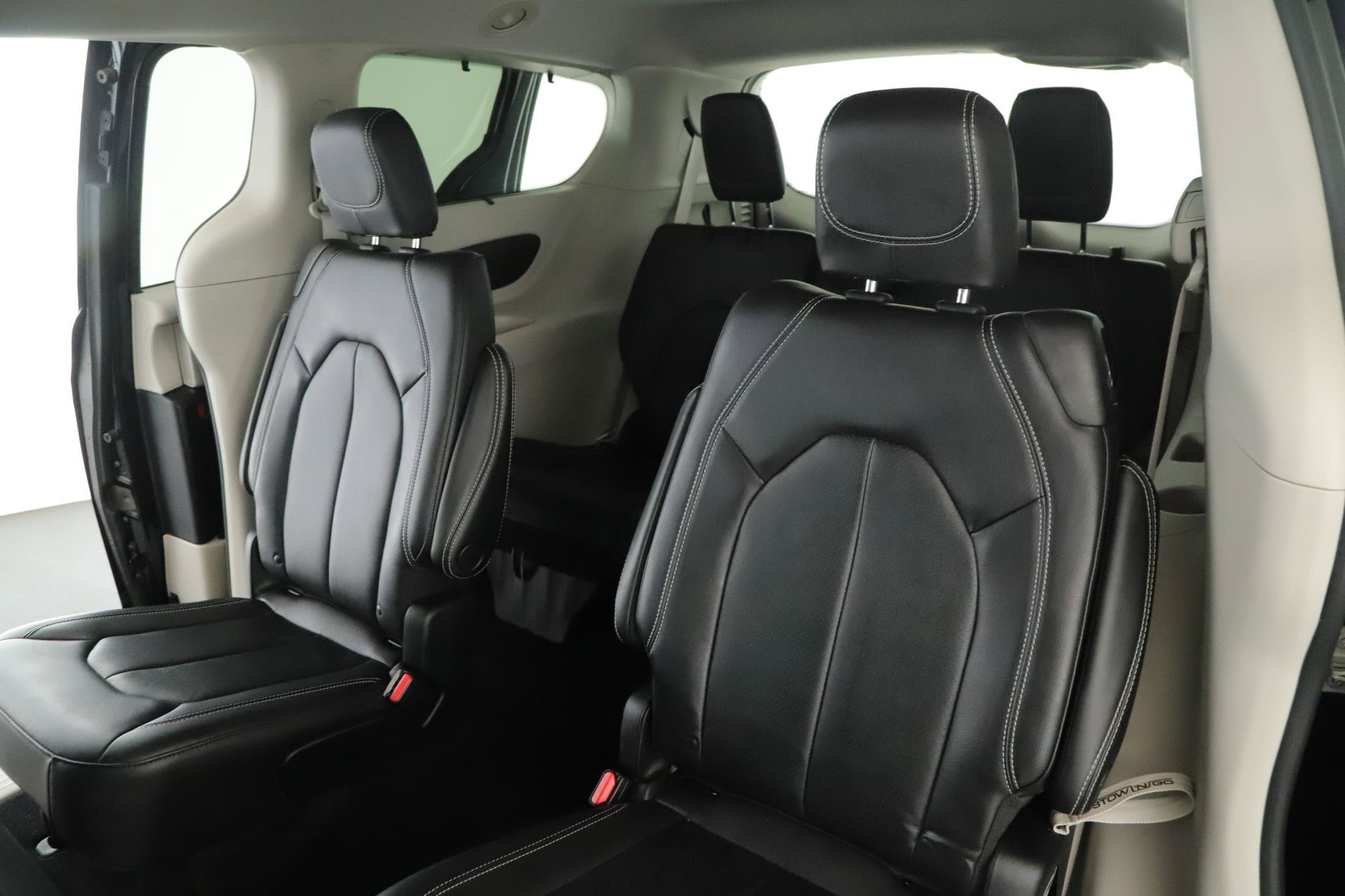 Used 2022 Chrysler Pacifica Touring-L AWD/4WD image 5