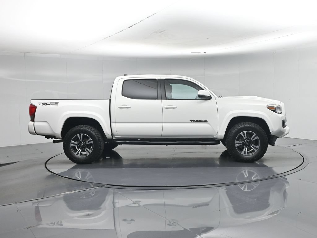 Used 2017 Toyota Tacoma TRD Sport w/ Tow Package RWD image 26