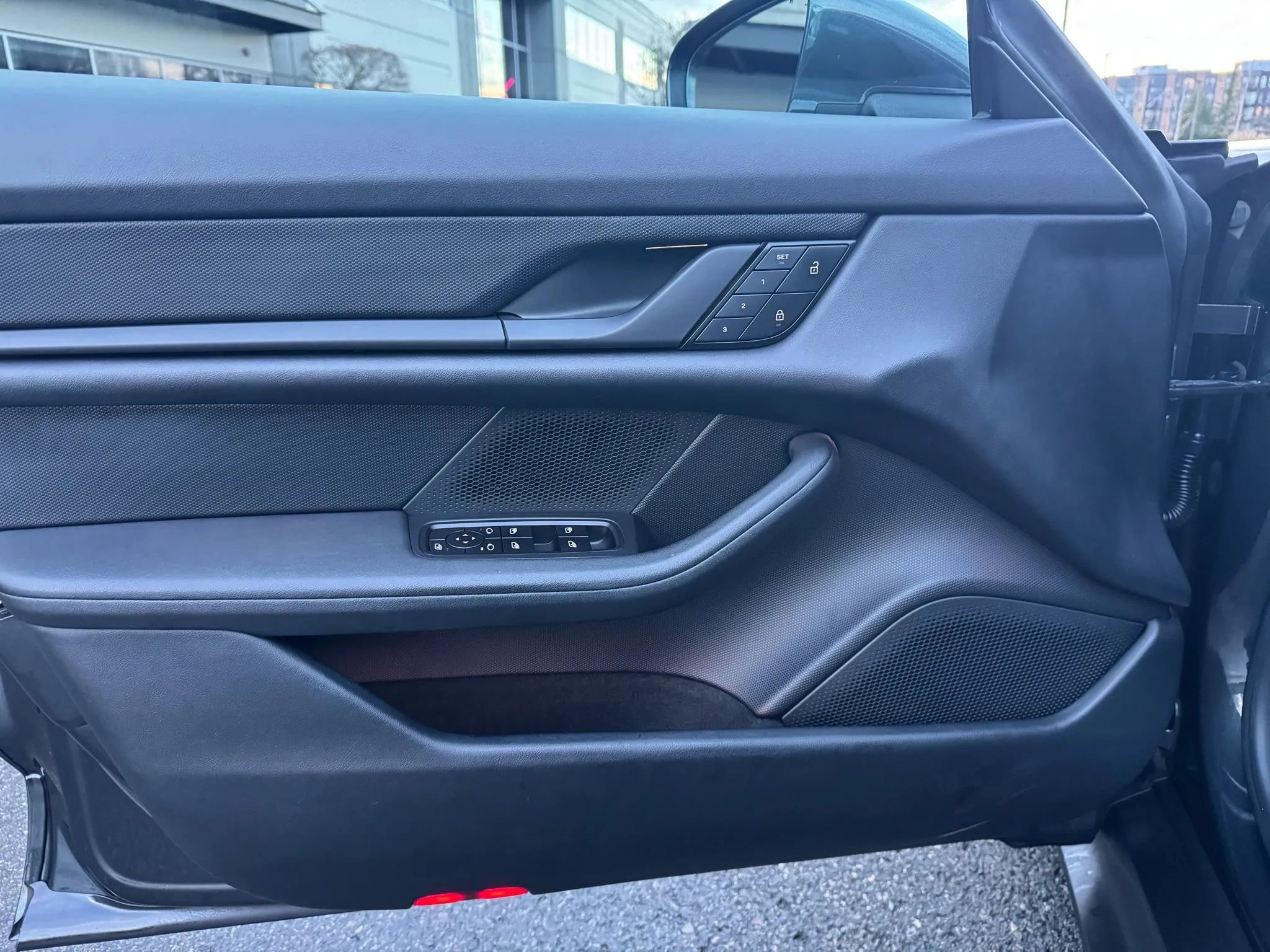 Used 2022 Porsche Taycan 4S image 38