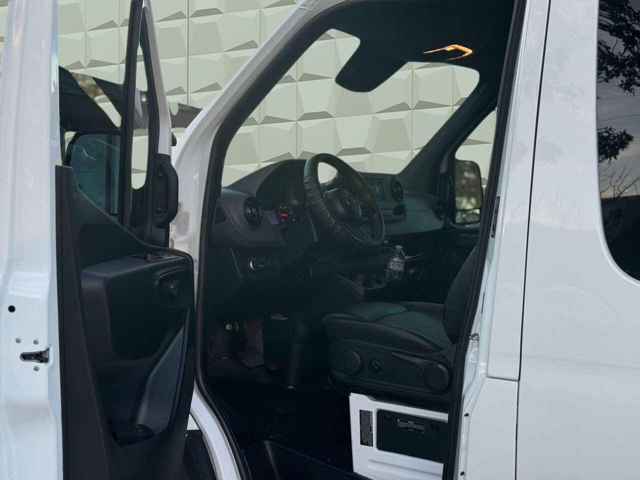 Used 2020 Mercedes-Benz Sprinter 3500 image 11