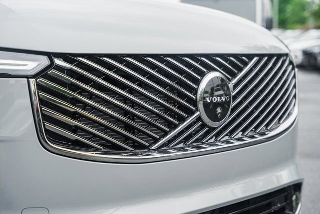 New 2026 Volvo XC90 B6 Plus w/ Protection Package Premier image 11