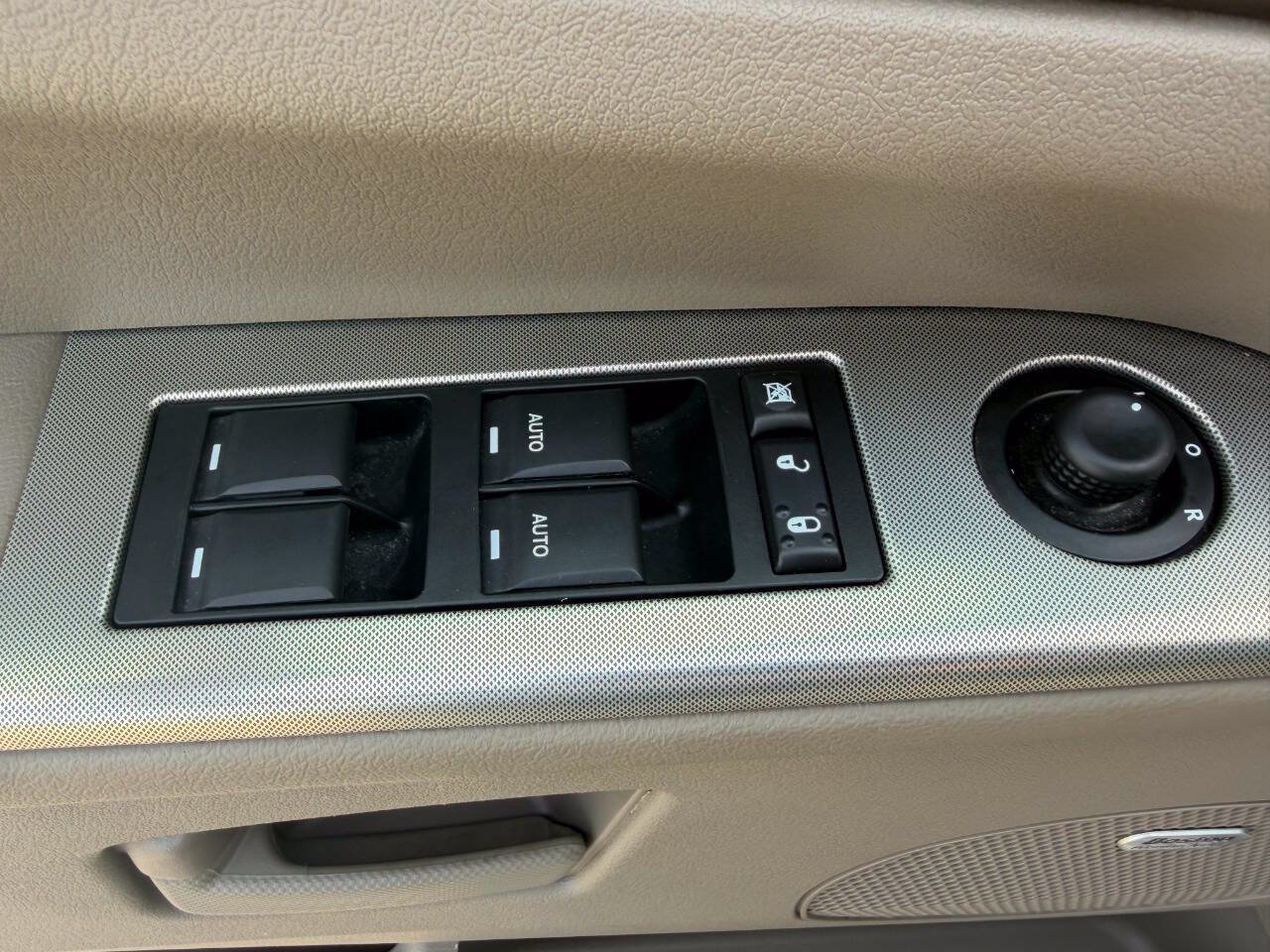 Used 2007 Jeep Grand Cherokee Laredo AWD/4WD image 15