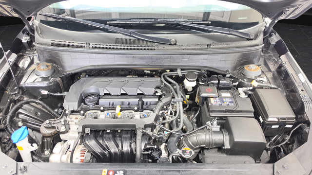 Certified 2025 Hyundai Venue SEL FWD image 27