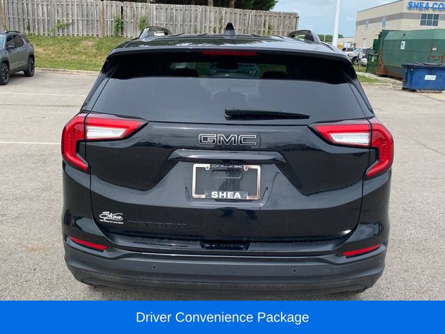 Used 2022 GMC Terrain SLE w/ Driver Convenience Package FWD image 4