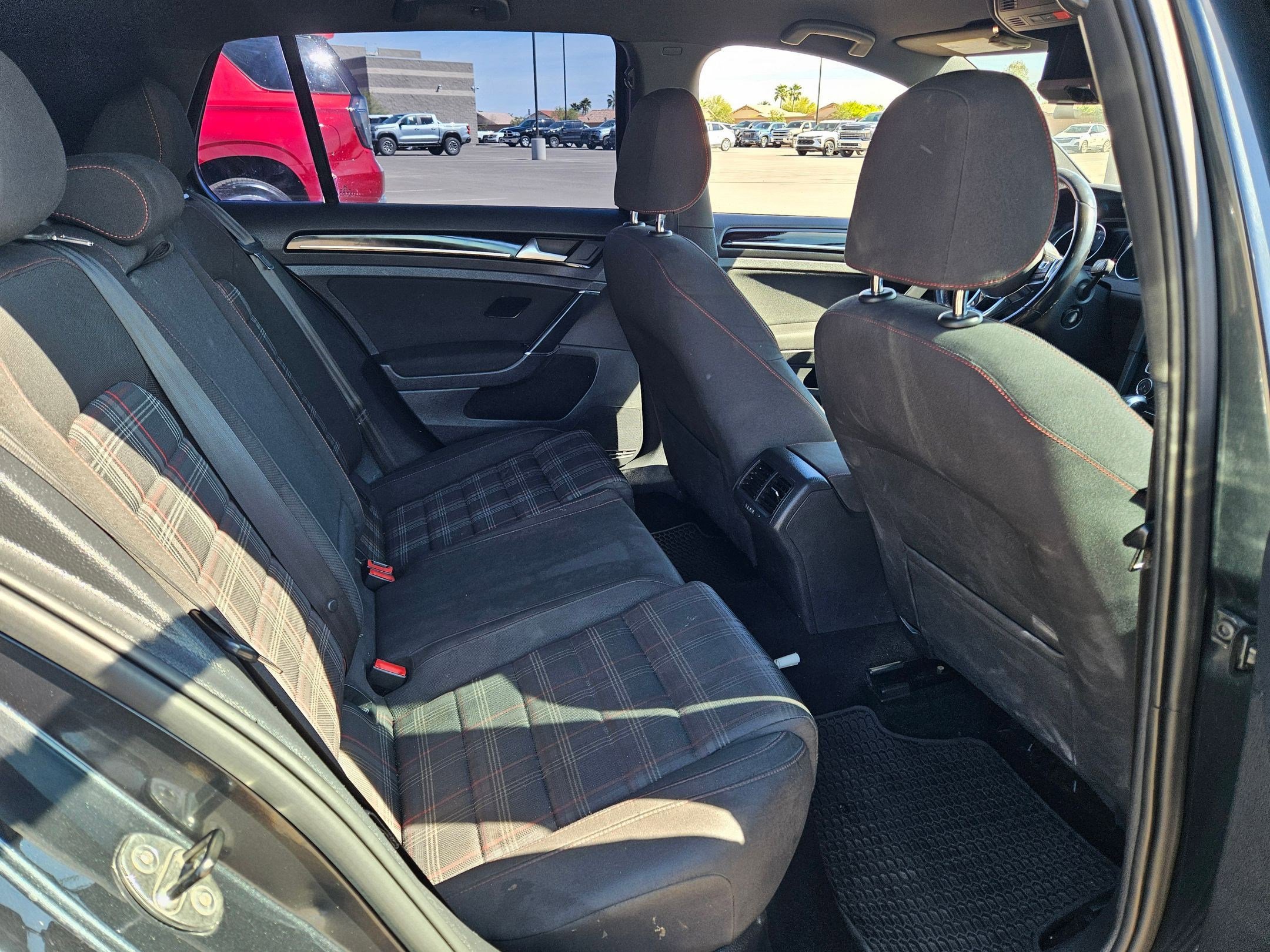 Used 2017 Volkswagen GTI S image 18