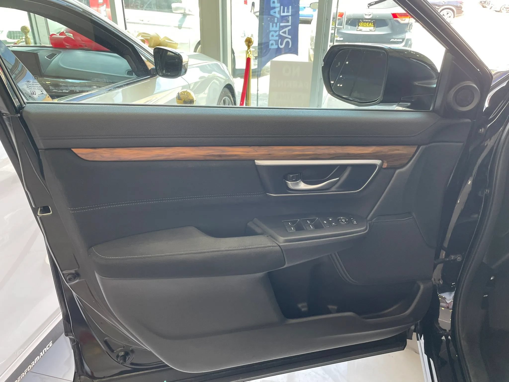 Used 2018 Honda CR-V EX image 8