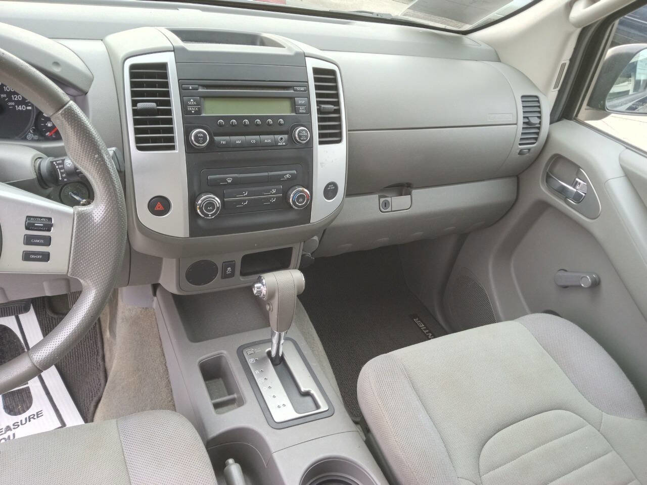 Used 2014 Nissan Frontier S image 9