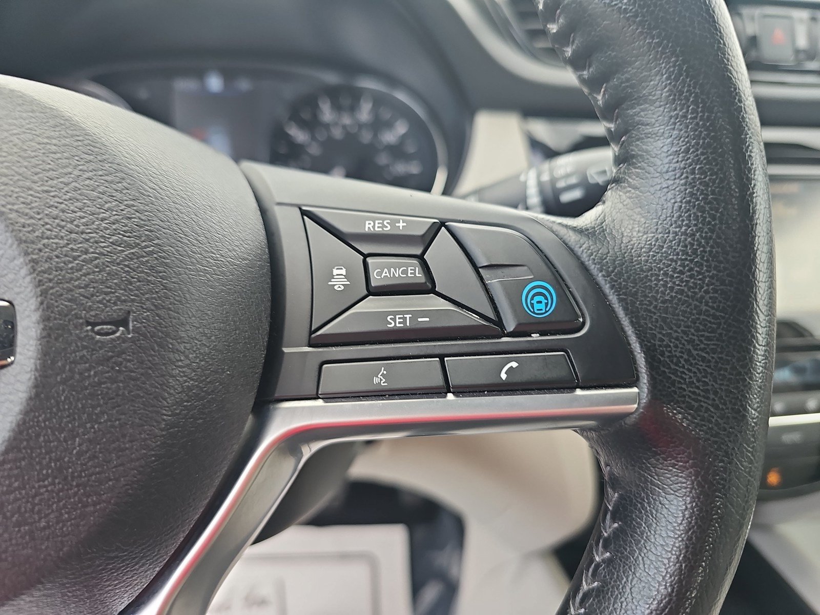 Used 2022 Nissan Rogue Sport SL AWD/4WD image 15