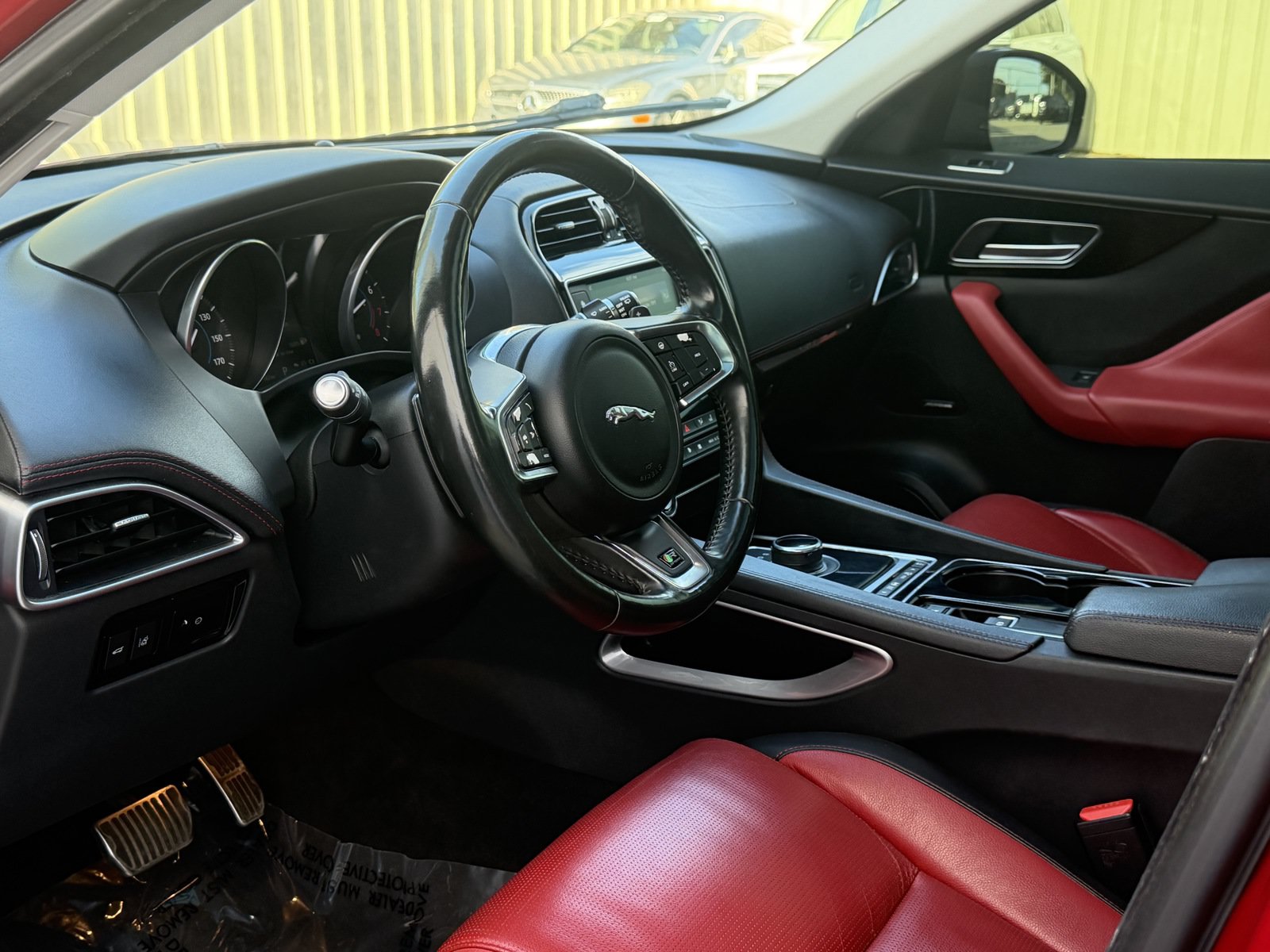 Used 2017 Jaguar F-PACE R-Sport AWD/4WD image 18