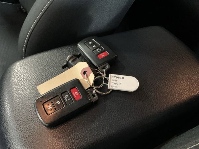 Used 2016 Toyota RAV4 XLE image 23