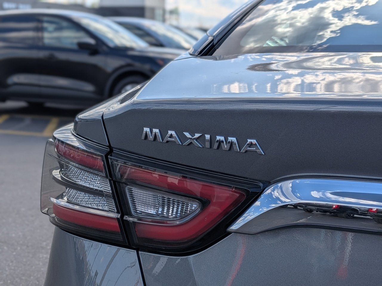 Used 2023 Nissan Maxima SV w/ Floor Mat Group FWD image 13
