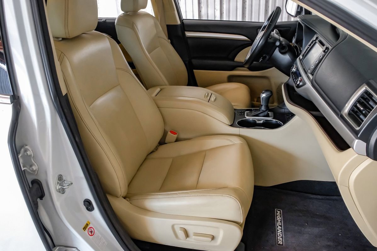 Used 2018 Toyota Highlander XLE FWD image 30