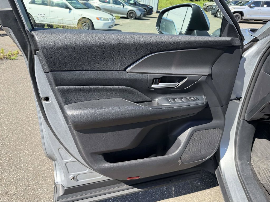 Used 2025 Toyota Grand Highlander AWD image 13