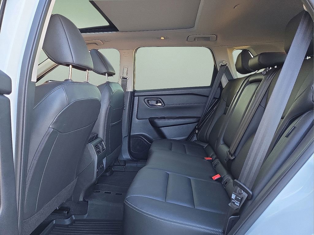 Used 2024 Nissan Rogue SL w/ SL Premium Package image 15