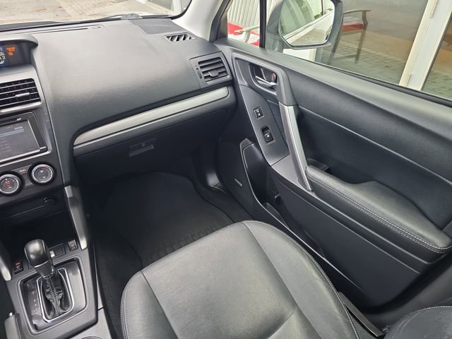 Used 2015 Subaru Forester 2.5i Touring w/ Eyesight & Navigation System AWD/4WD image 14