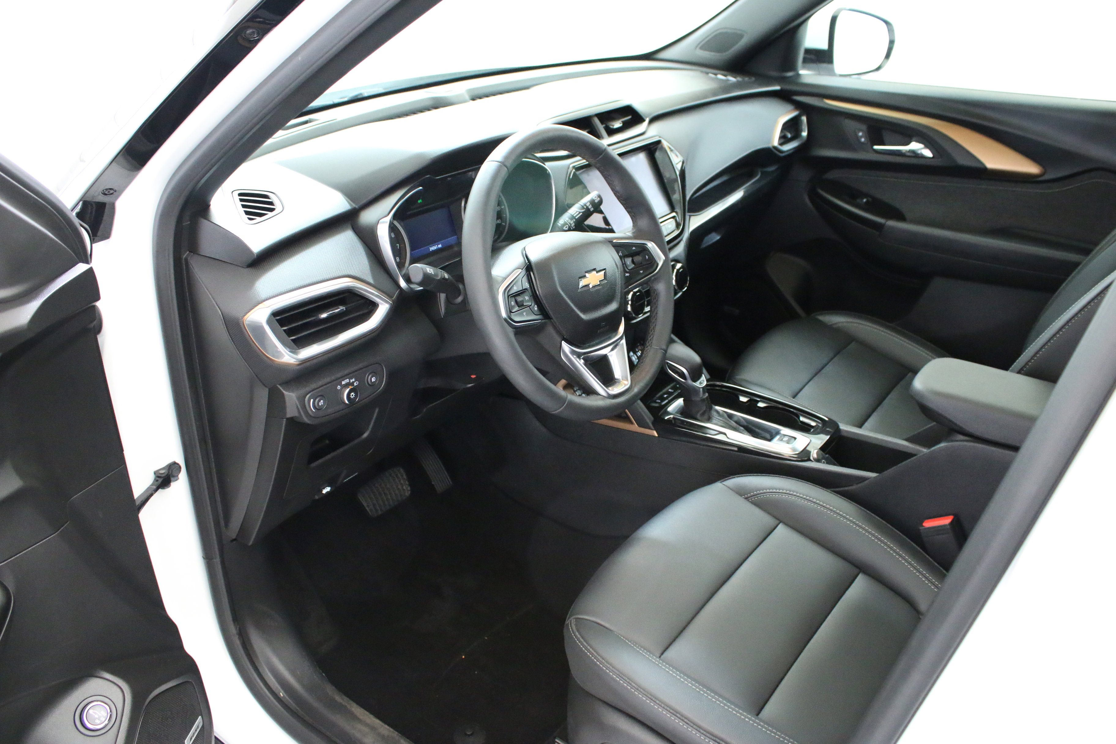 Used 2023 Chevrolet TrailBlazer ACTIV w/ Sun and Liftgate Package AWD/4WD image 20