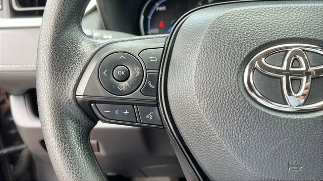 Used 2025 Toyota RAV4 LE AWD/4WD image 13