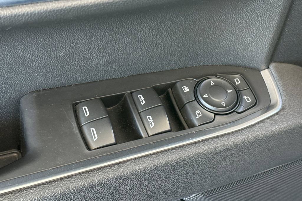 Used 2025 GMC Sierra 1500 SLT RWD image 18