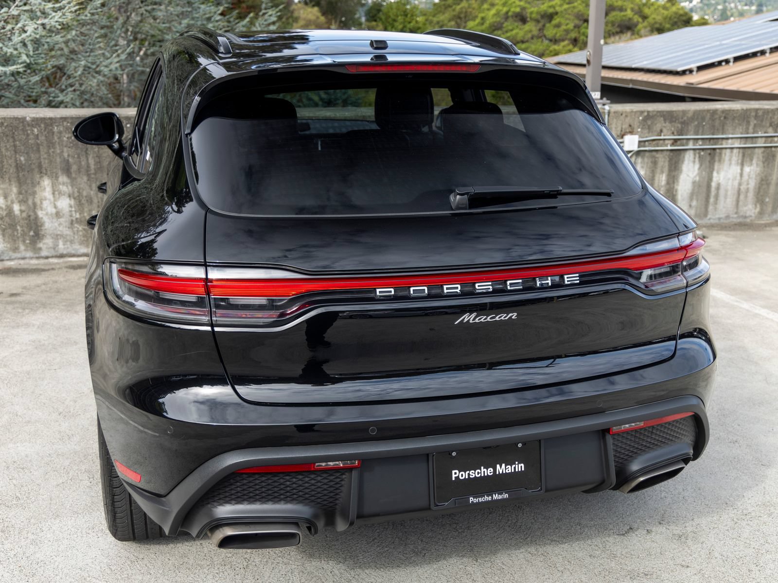 Certified 2023 Porsche Macan AWD/4WD image 22