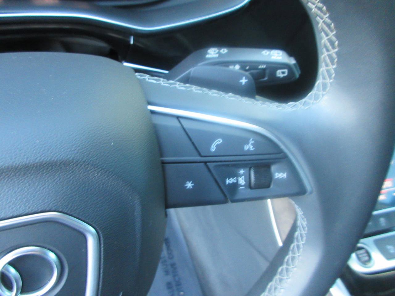 Used 2023 Audi Q8 Premium w/ Convenience Package image 55